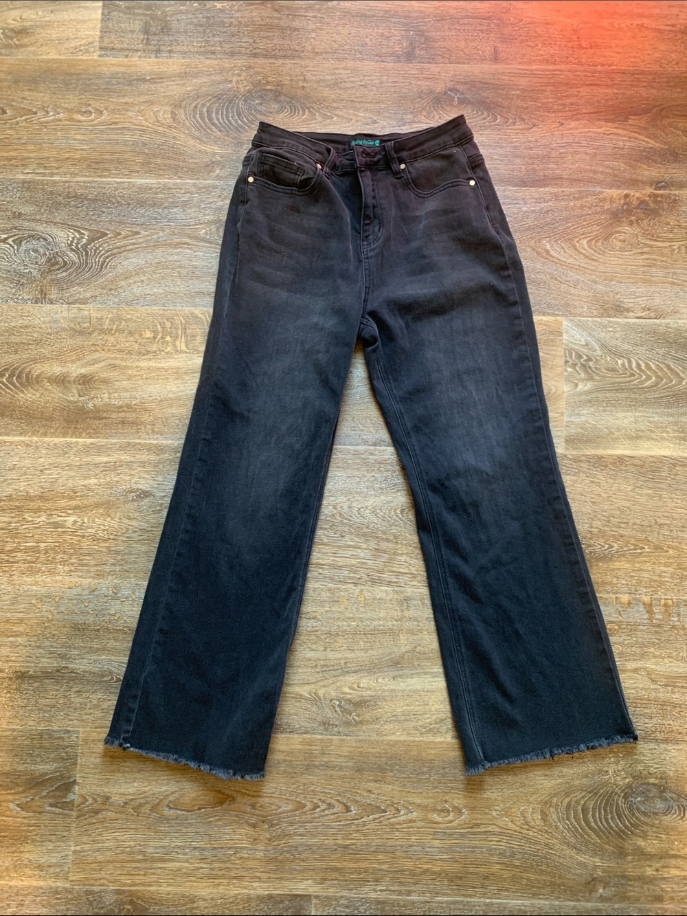 Black Wide-Leg High-Rise Jeans with Raw Hem